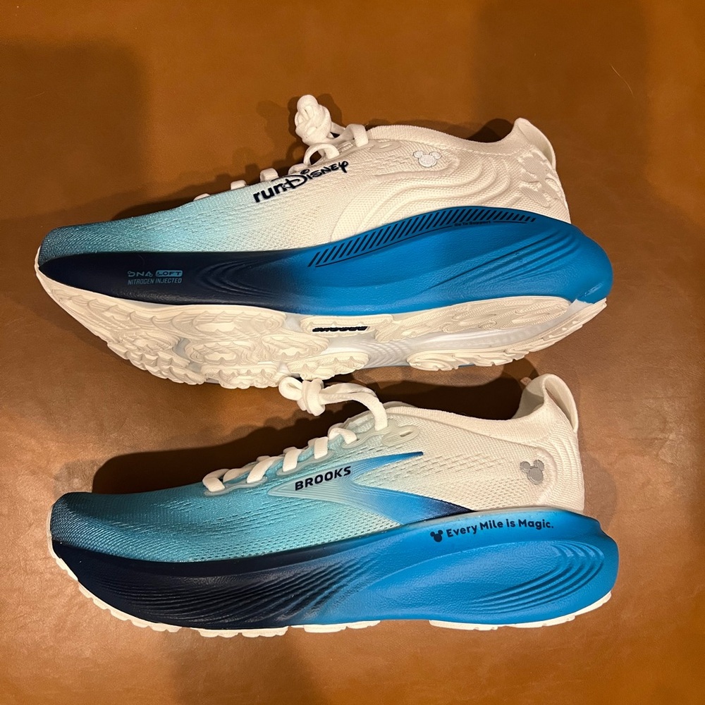 Brooks RunDisney Mickey Mouse Adrenaline GTS 25! - Picture 5 of 8